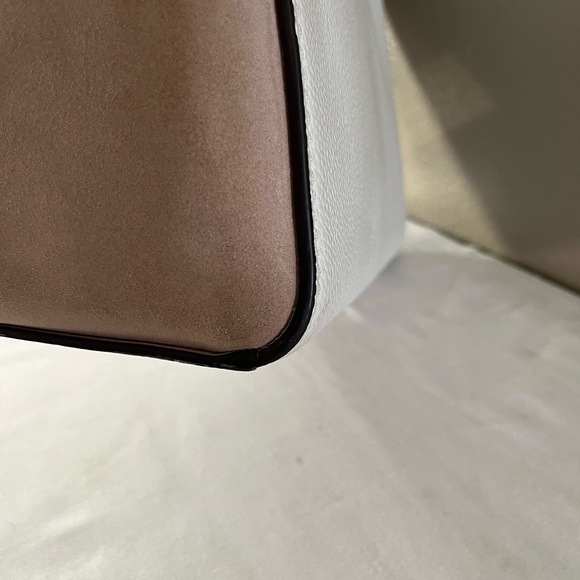 Tory Burch Carson Colorblock Tote New Ivory Leather Bag Style 81957 - Picture 4 of 17